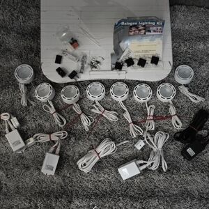 Utilitech Halogen lighting kit with multiple add on extensions customized lights